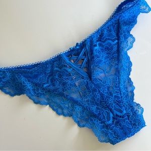 VICTORIA’S SECRET cobalt blue floral lace dream angels thong